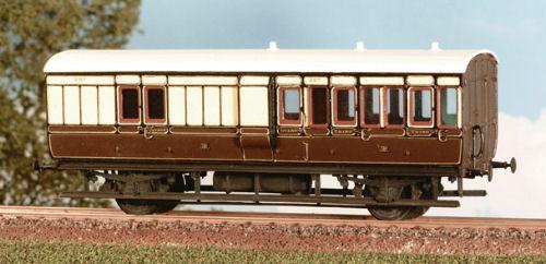 PARKSIDE GWR COACH KIT BK 3RD