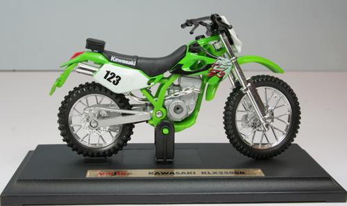 MAISTO KAWASAKI KLX250SR 1/